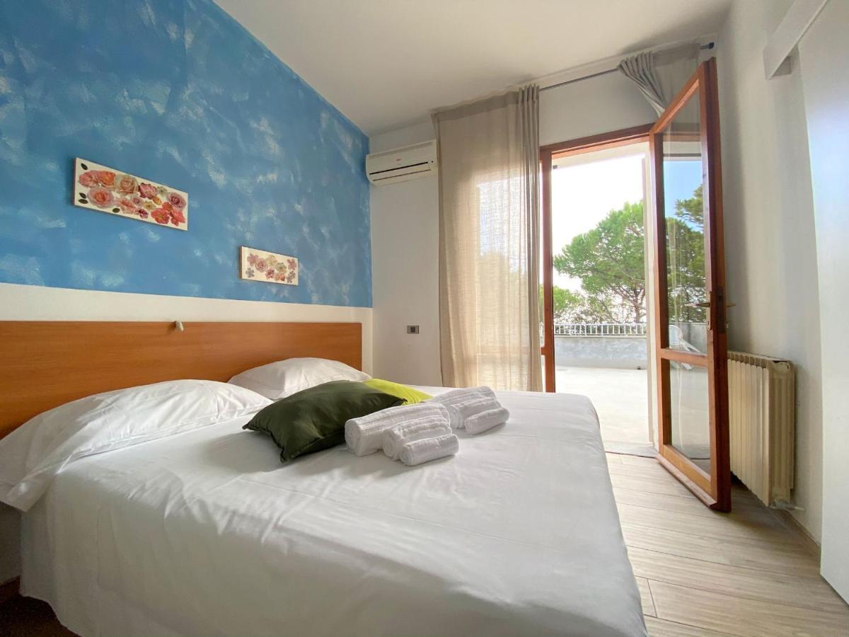 Camping Village Mar Y Sierra San Costanzo Экстерьер фото