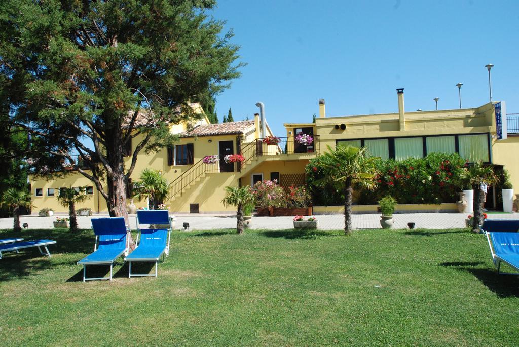 Camping Village Mar Y Sierra San Costanzo Экстерьер фото
