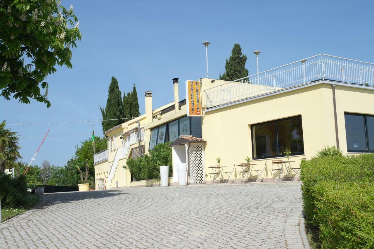 Camping Village Mar Y Sierra San Costanzo Экстерьер фото